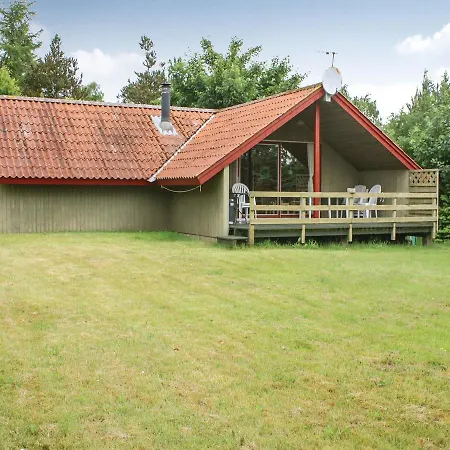 Three-bedroom Holiday In * Knebel