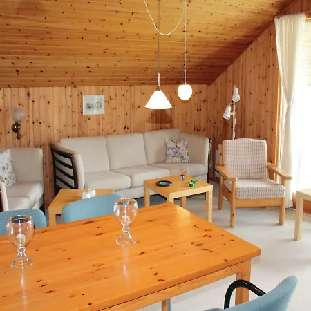 בית נופש Three-bedroom Holiday In *